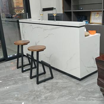 Großhandel B2B Klassisches design Barhocker mit Fußstütze